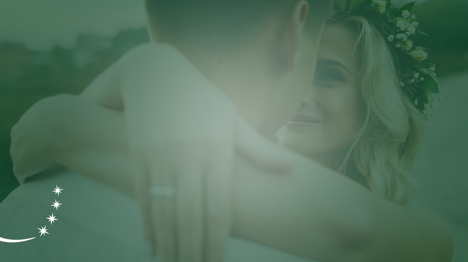 Hochzeitspaar bei der freien Trauung